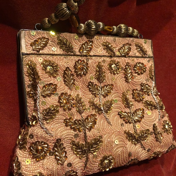 🎉 Host Pick 🎉 Vintage Inspired Beaded Bag - Picture 2 of 7